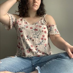 3 for $30💕 American Eagle cold shoulder top